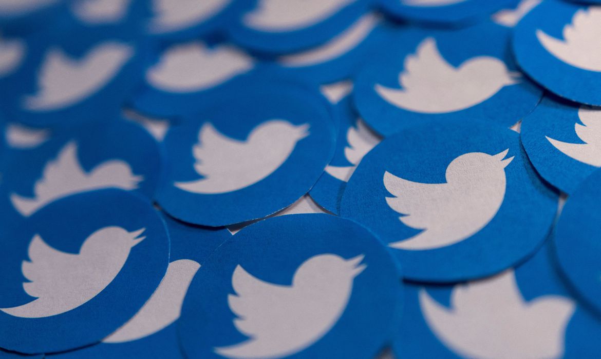 Trở thành “ông chúa bà hoàng lượt Like” tại Twitter chỉ nhờ một dịch vụ mua Like Twitter